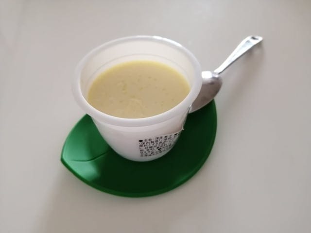 《ローソン》ホワイトチョコプリンスプーンと