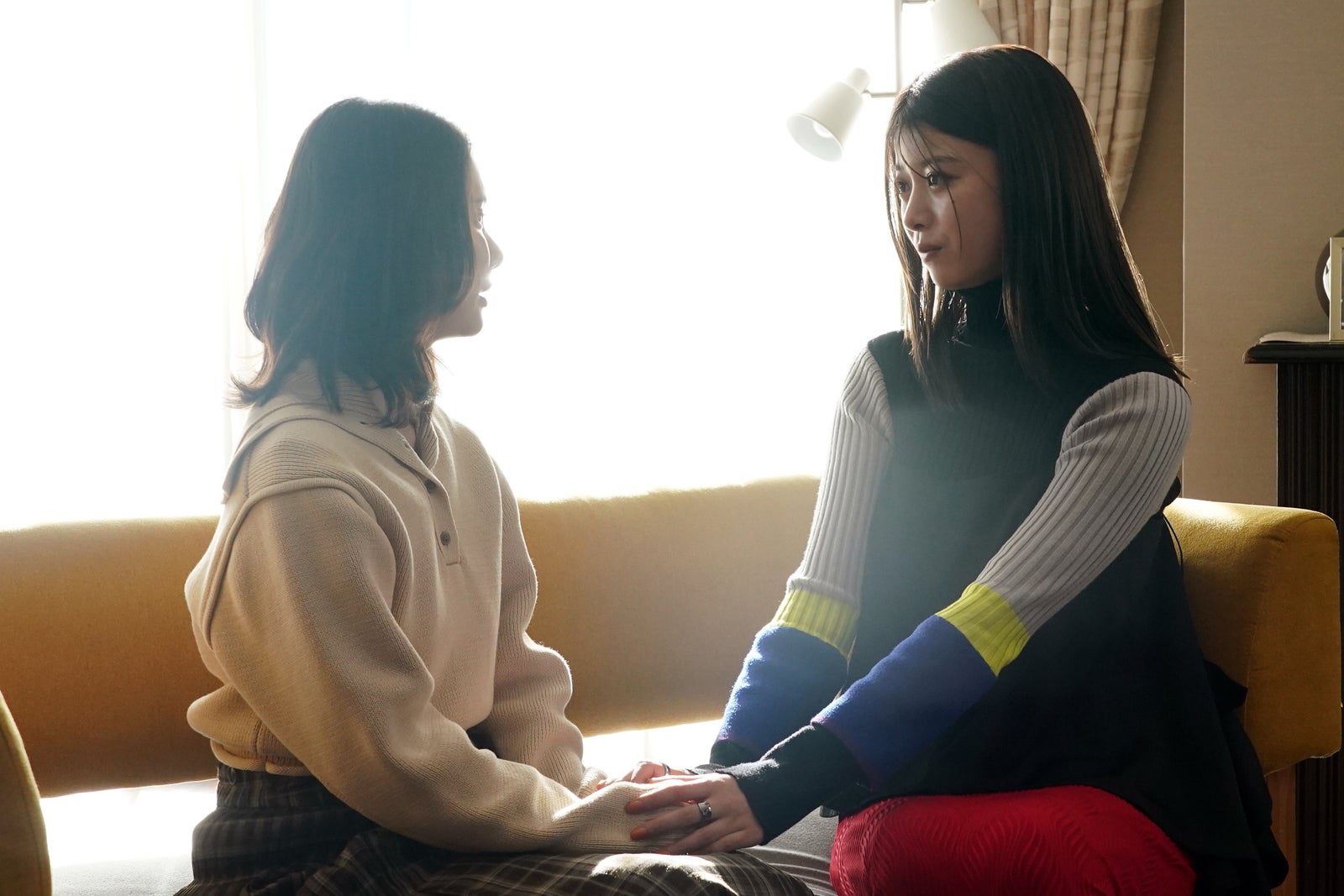 小野花梨、馬場ふみか「私の知らない私」第1話（C）ytv