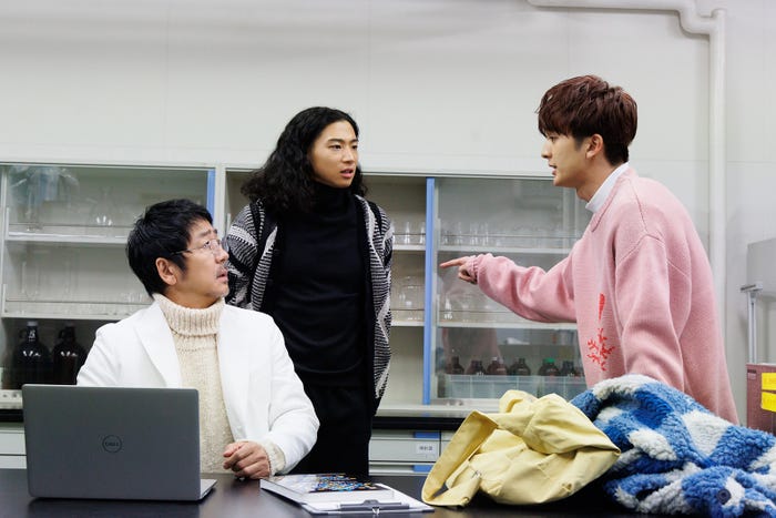 大森南朋、橘優輝、堀野内智「厨房のありす」第1話より(C)日本テレビ