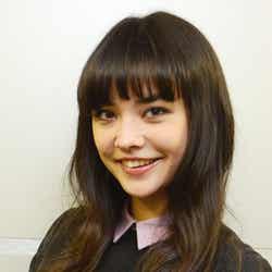 加賀美セイラ/スタイリスト:有本祐輔 ヘアメイク:ANNA(SHIMA)