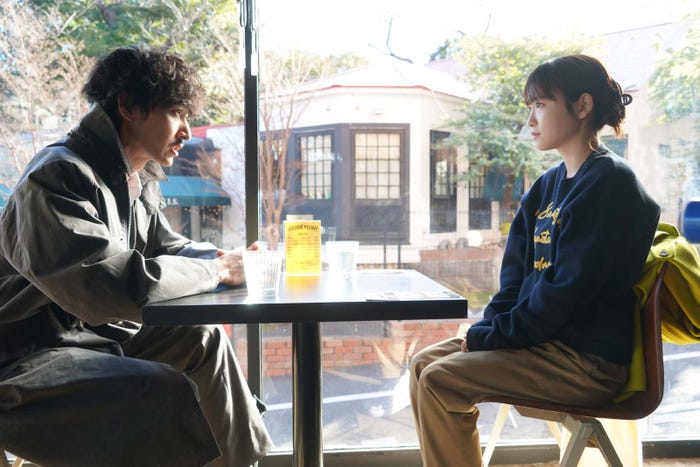 上杉柊平、川栄李奈「となりのナースエイド」第5話より(C)日本テレビ