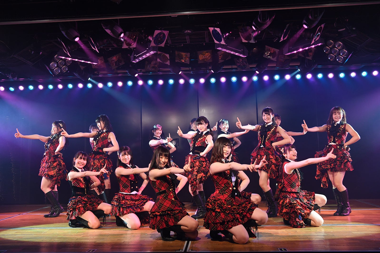 AKB48「ヤバいよ！ついて来れんのか？！」公演（C）AKS