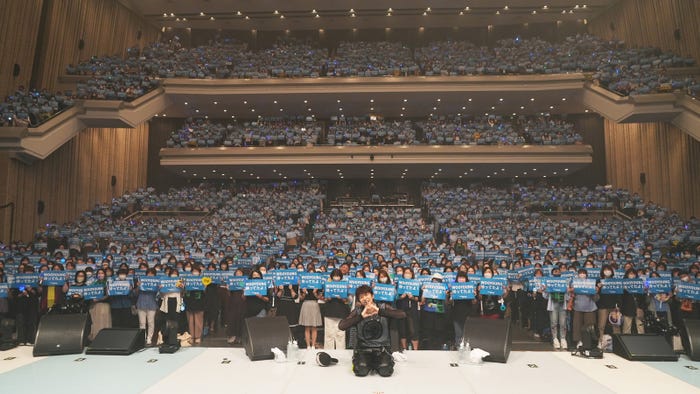 ウヨン/撮影:石井亜希(田中聖太郎写真事務所)