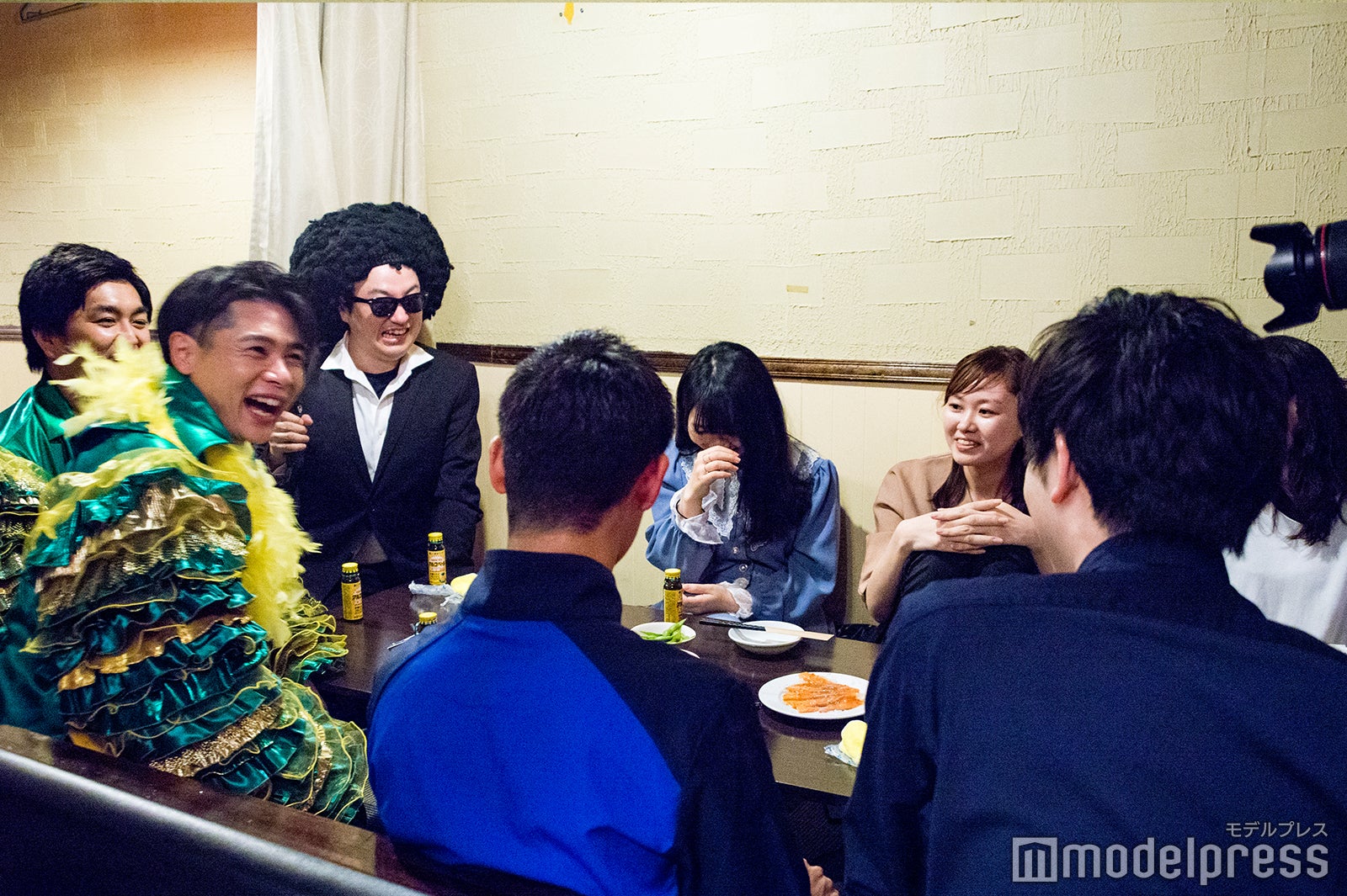 サプライズ登場の様子 （C）モデルプレス