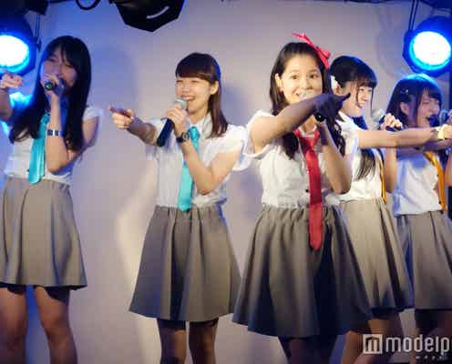 異色のオフィス系ガールズ・カプ式会社ハイパーモチベーション、新衣装で気持ち新たに 不安乗り越え新曲披露