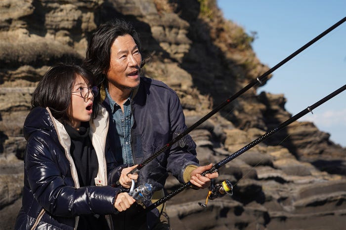 浜辺美波、豊川悦司「ウチの娘は、彼氏が出来ない!!」第8話より(C)日本テレビ