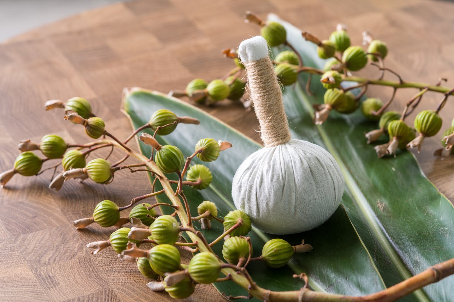 琉球コンプレスのハーブボール／画像提供：ハイアット リージェンシー 瀬良垣アイランド 沖縄