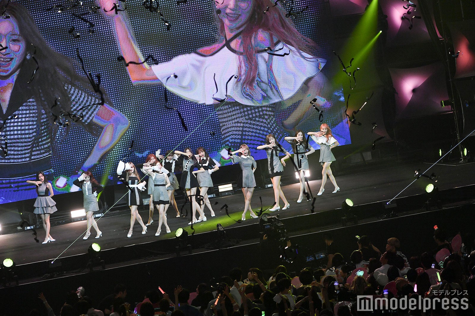 IZ*ONE （C）モデルプレス