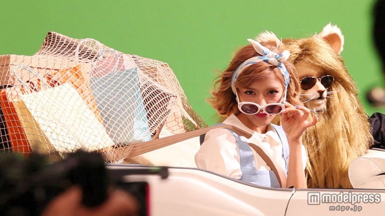 ローラ／新CM「レッツ！ドライブ」篇メイキングショット