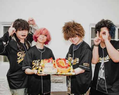 Official髭男dism、結成10周年をパンクスタイルでお祝い「インパクト強すぎる」の声