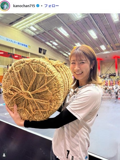 狩野舞子、ミニスカゴルフウェアで美脚披露「ゴルフ場の女神」「スラッとしててスタイル抜群」の声