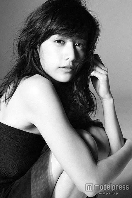 山本美月／初のカレンダーより