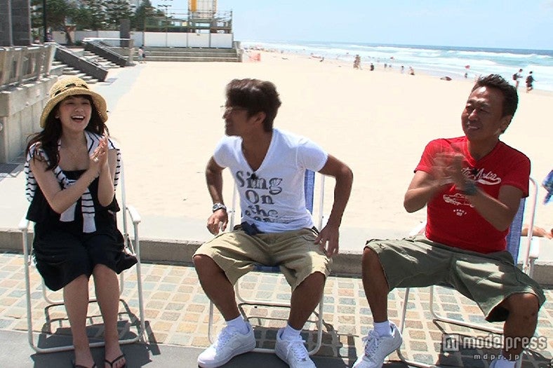 （写真左から）筧美和子、さまぁ～ず