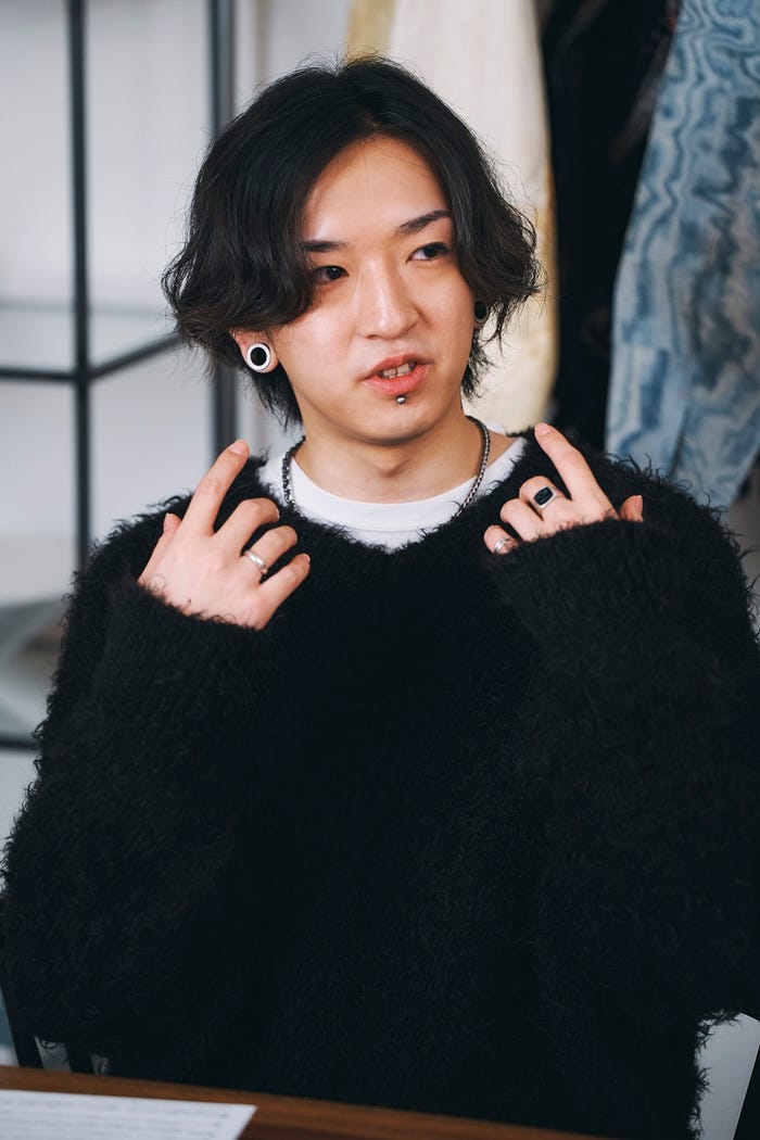 Ayase(C)マガジンハウス