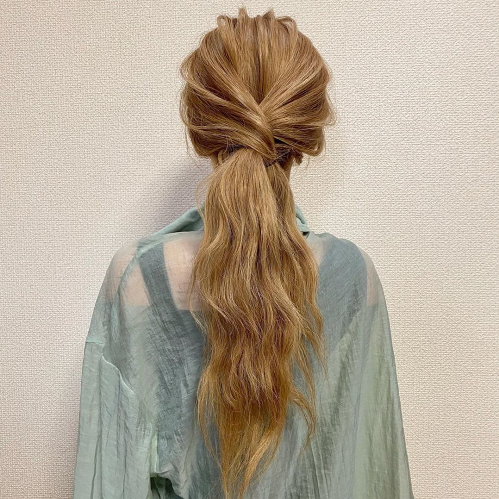 1回ねじるだけの簡単くるりんぱアレンジ