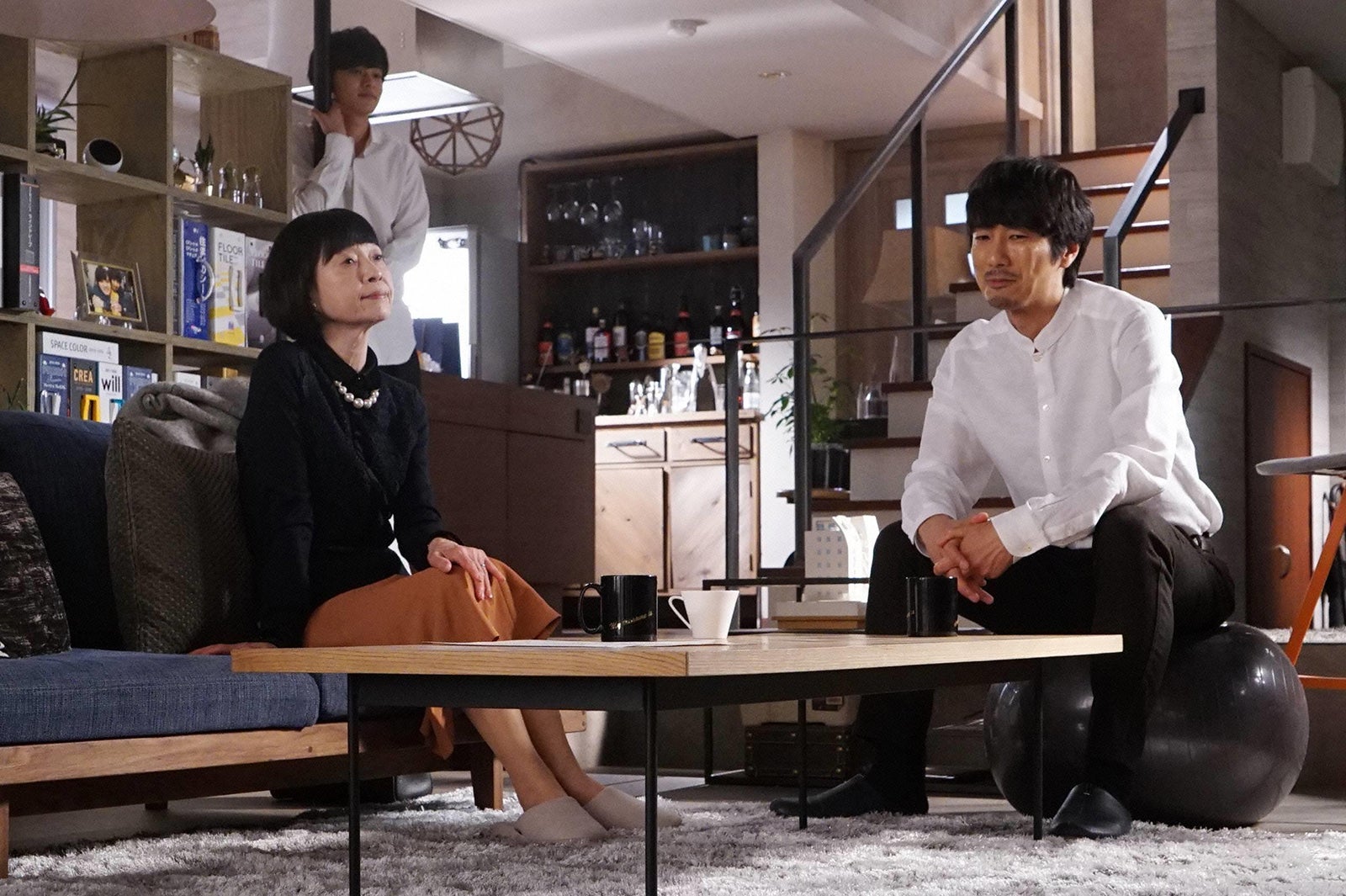 田島令子、北村匠海、眞島秀和／「隣の家族は青く見える」最終話より（C）フジテレビ