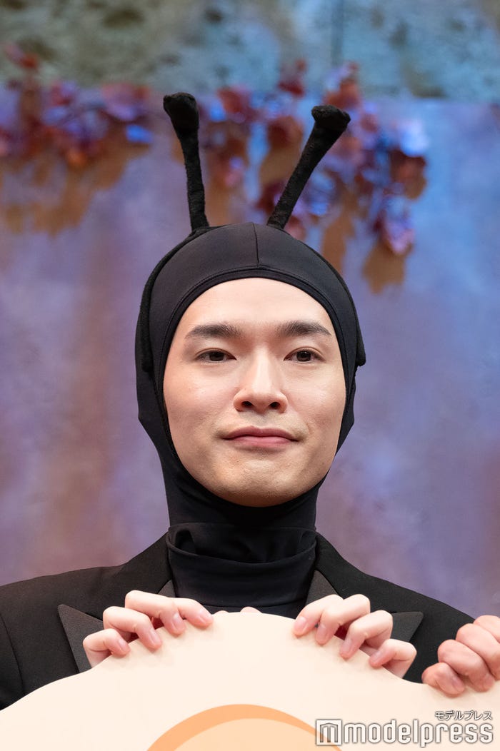 アリ衣装を着こなす深澤辰哉(C)モデルプレス