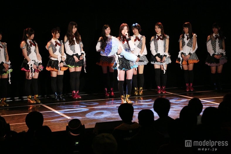 松井珠理奈（中央）／SKE48チームS「RESET」公演（C）AKS