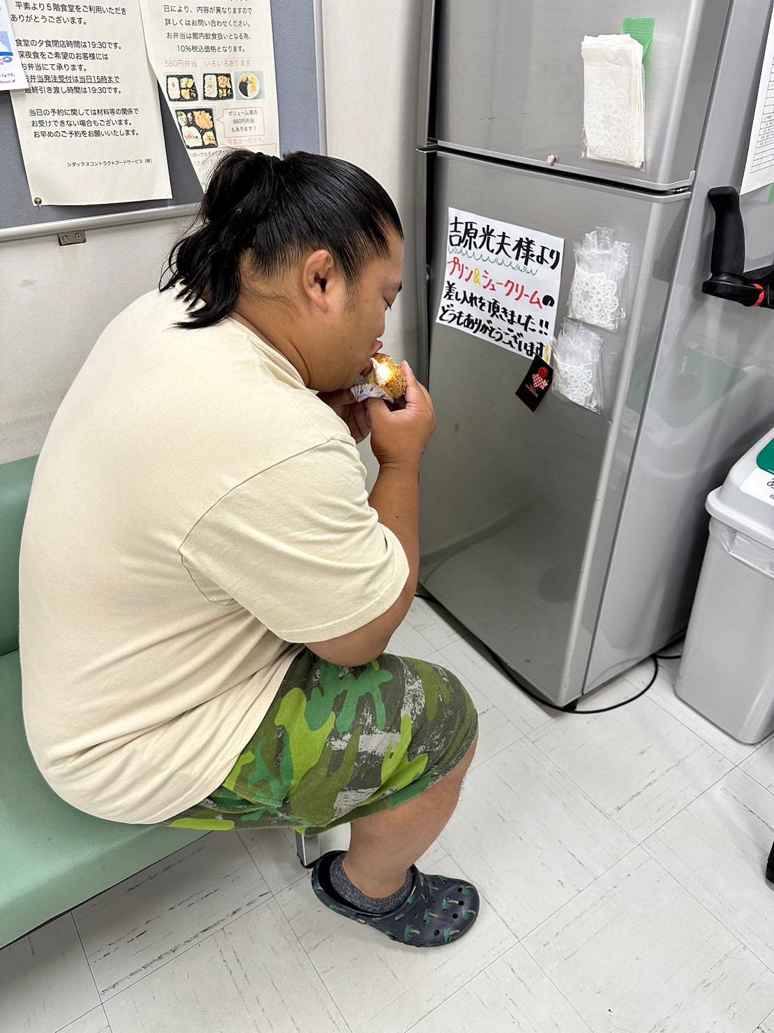 「VIVANT」富栄ドラム、シュークリーム頬張るオフショットに「可愛すぎ」「癒やされる」と反響 ピヨ役・吉原光夫が公開