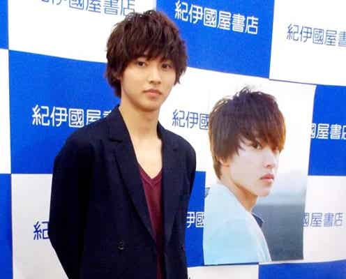 山崎賢人、ファン2500人の涙と歓声飛び交う