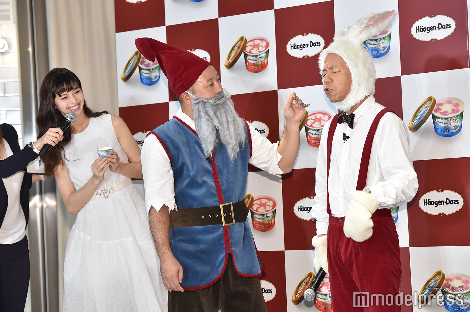 中条あやみ、西村瑞樹、小峠英二（C）モデルプレス