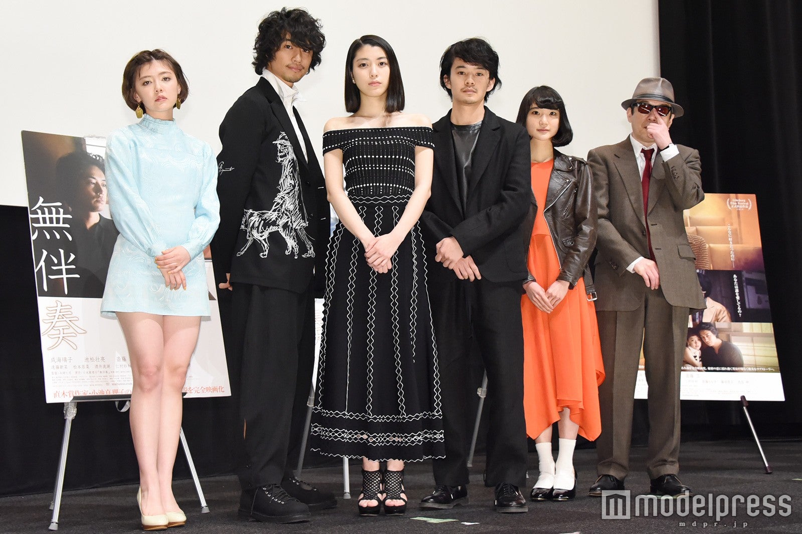 映画「無伴奏」初日舞台挨拶／左から：遠藤新菜、斎藤工、成海璃子、池松壮亮、中野ミホ、矢崎仁司監督（C）モデルプレス