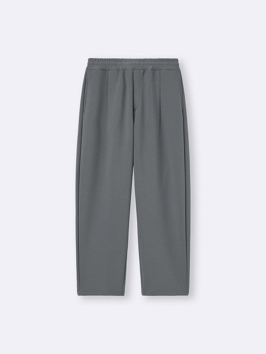 GUのパフスウェットキャロットパンツ