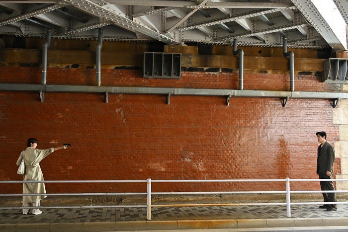 戸田恵梨香、鈴木亮平「リブート」第8話(C)TBS