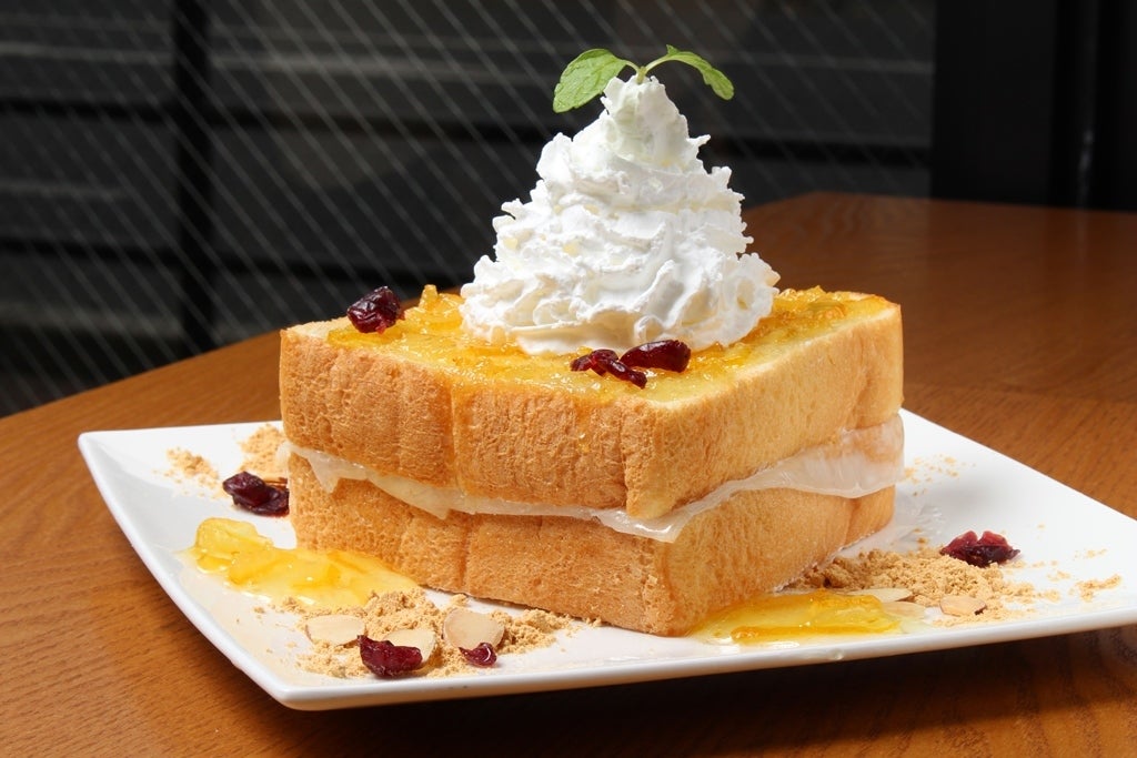 トーストデザートもおすすめ／画像提供：ホミビン