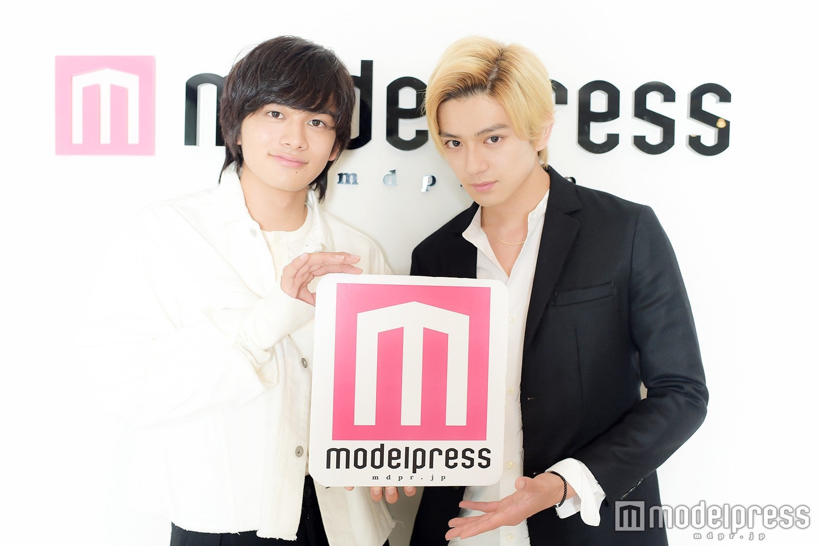 ＜インタビュー後編＞もお楽しみに！（左から）北村匠海、真剣佑（C）モデルプレス