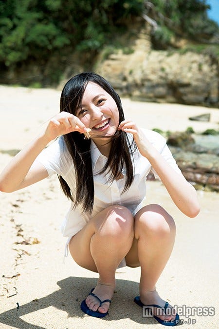 ファースト写真集『森のモノローグ』(集英社刊)より(C)細居幸次郎/週刊プレイボーイ