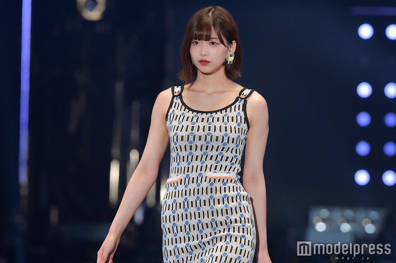 渡邉理佐（C）モデルプレス