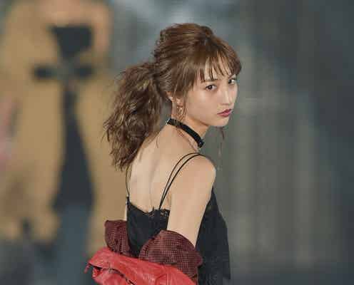 堀田茜の美背中にドキッ!大人な肌見せがセクシーで美しい<関コレ2017S/S>