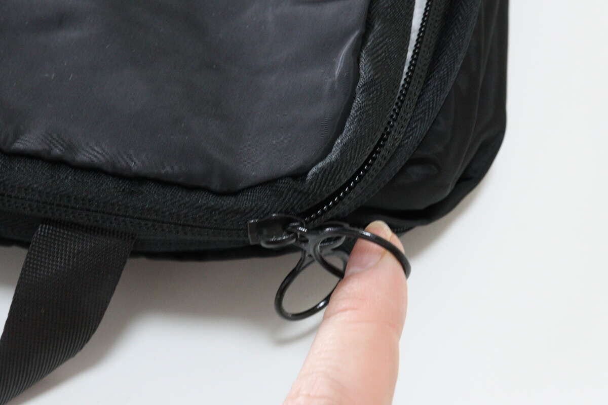 トラベル単層圧縮バッグ（35cm×25cm、BK）　ファスナー