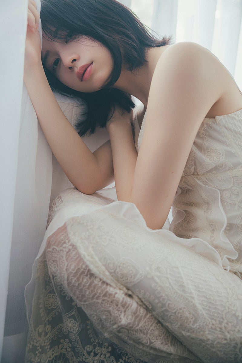 桜田ひより、水着＆インナーウェア姿・風呂上がりのすっぴん披露 2nd写真集決定