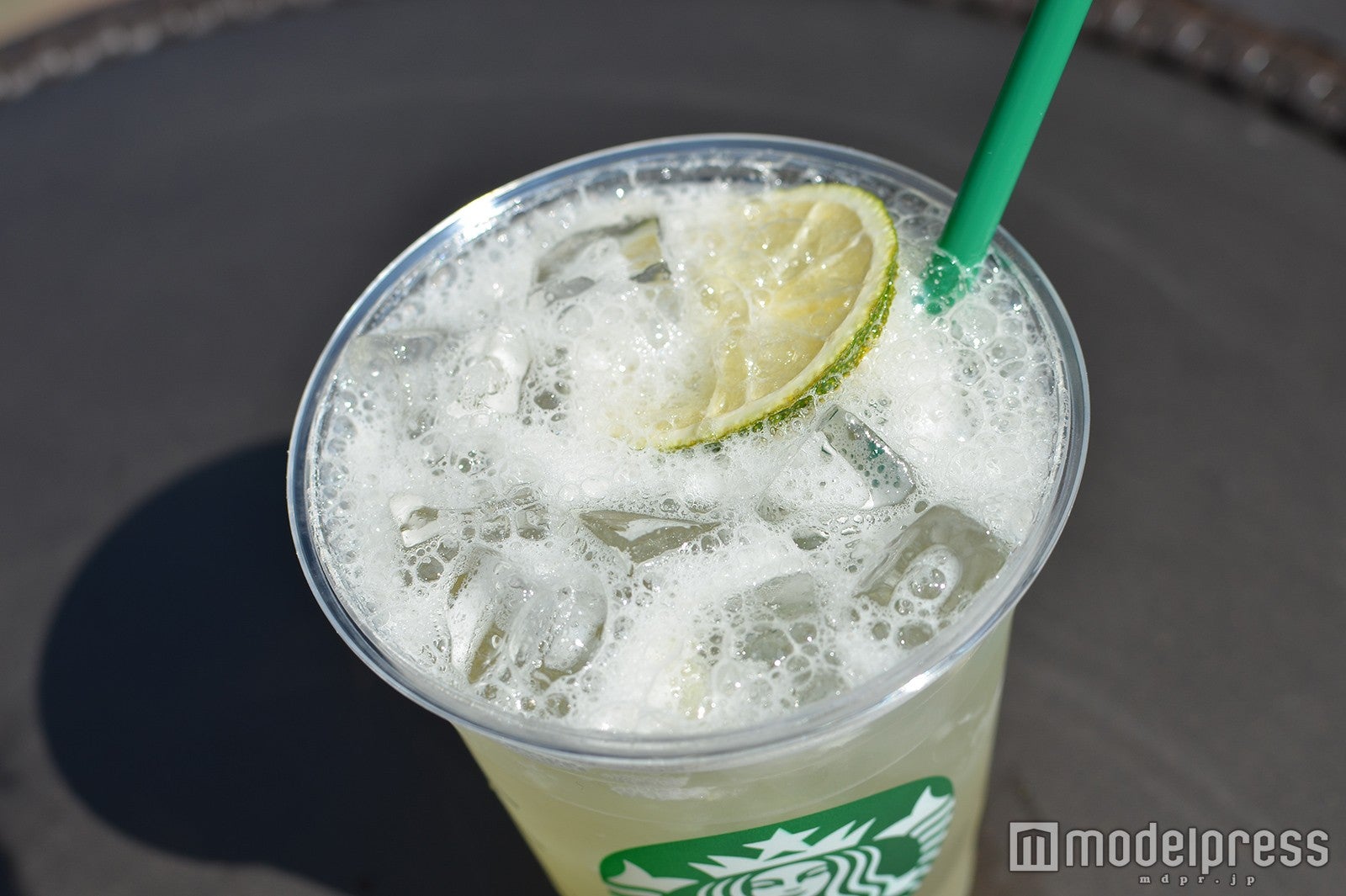 夏の定番ドリンク（C）モデルプレス