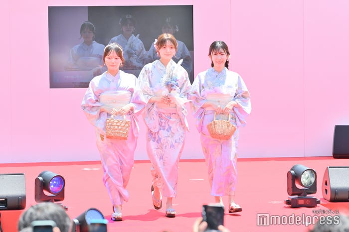 momoho・野咲美優・コーラのこだわり はな(C)モデルプレス