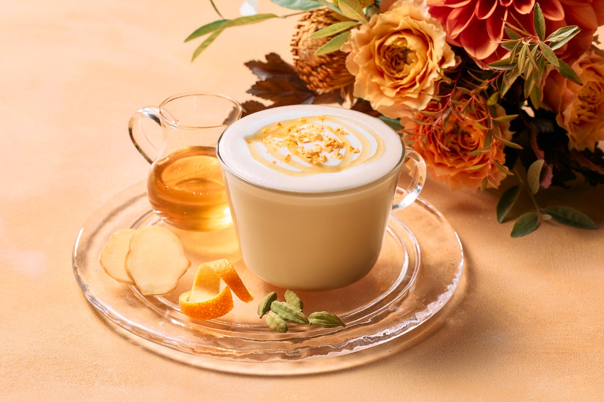 ハニー ジンジャー チャイ ティー ラテ（提供写真）