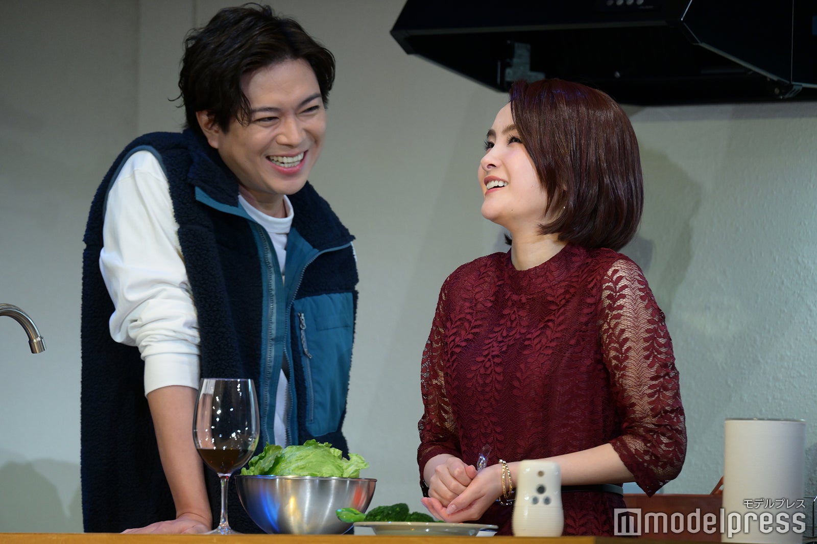 加藤シゲアキ、葵わかな（C）モデルプレス