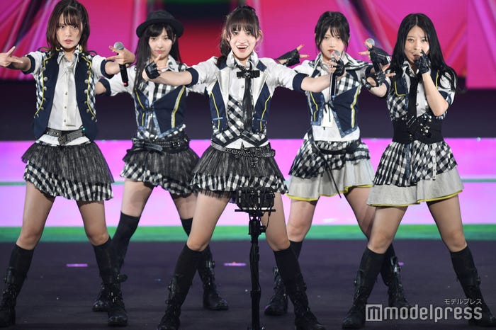 小田えりな、武藤十夢、下口ひなな、村山彩希、中西智代梨「MX祭り!AKB48 60th Single『久しぶりのリップグロス』発売記念コンサートin武道館2022 柏木由紀プロデュース~僕はずっと忘れない~」 (C)モデルプレス