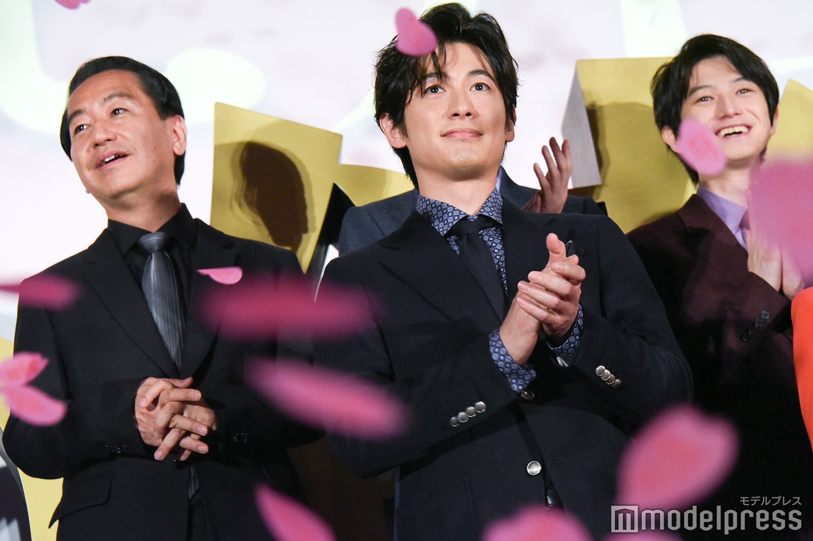 曽利文彦監督、ディーン・フジオカ、本郷奏多（C）モデルプレス