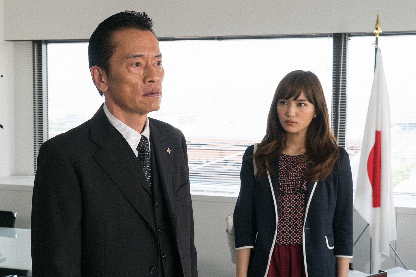 遠藤憲一、川口春奈／「愛してたって、秘密はある。」第9話より（画像提供：日本テレビ）