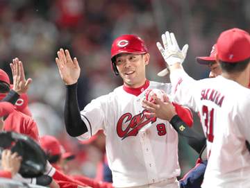 広島・秋山 38歳意地のV打 新井監督打線組み替え的中！連敗止めた「点が取るのが難しい状況なので、ベテランの力を借りようかなと」