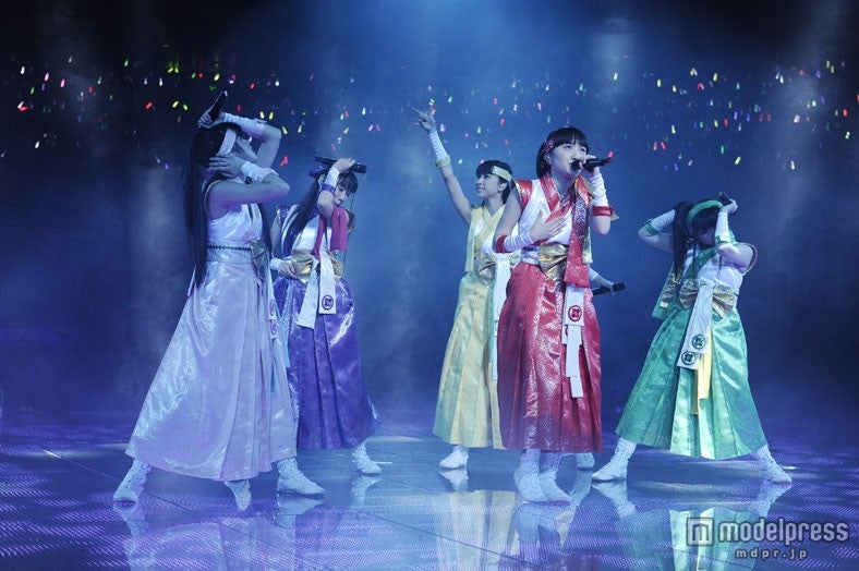 ももいろクローバーZ（Photo by hajime kamiiisaka）