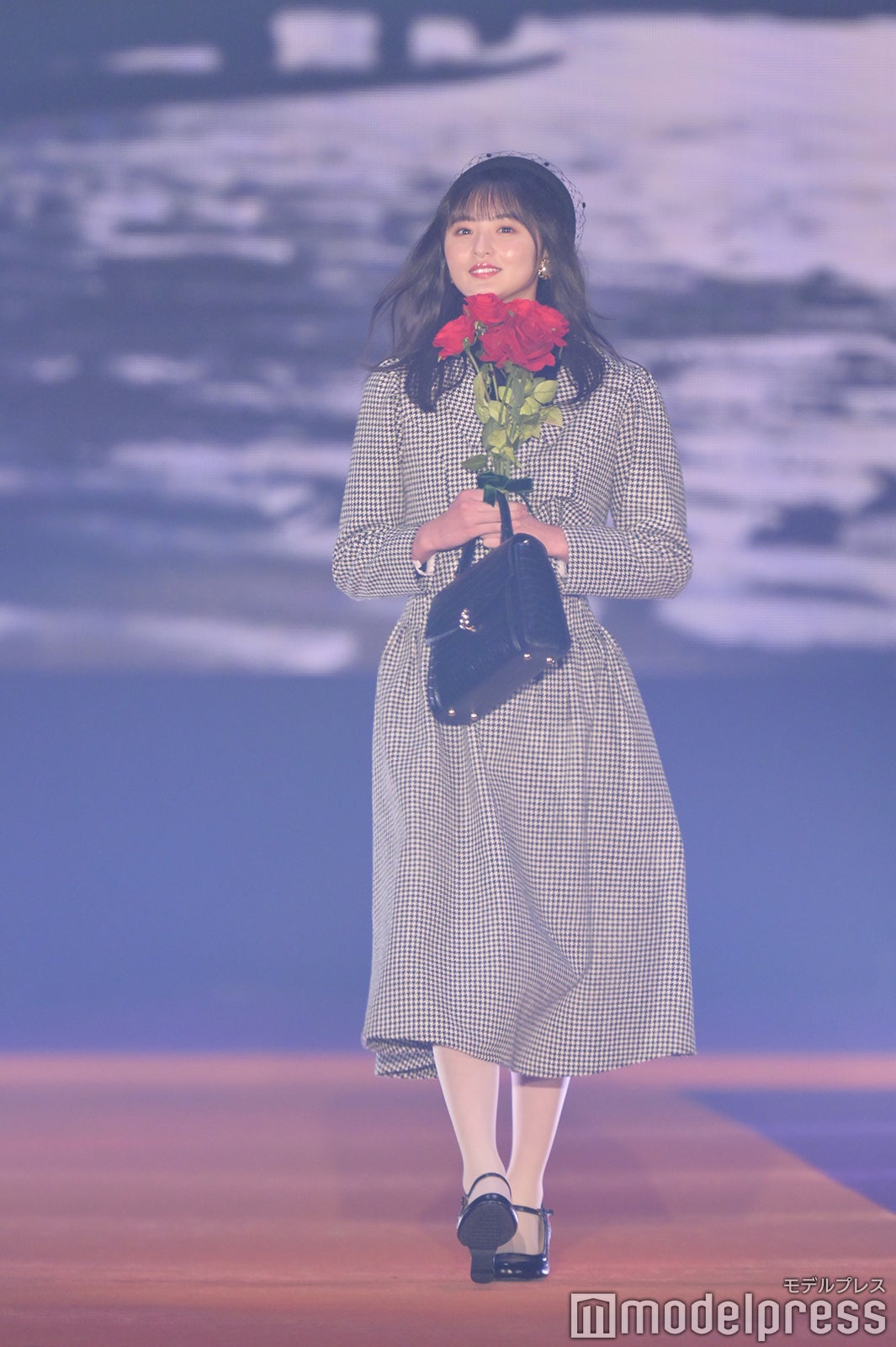 （C）モデルプレス