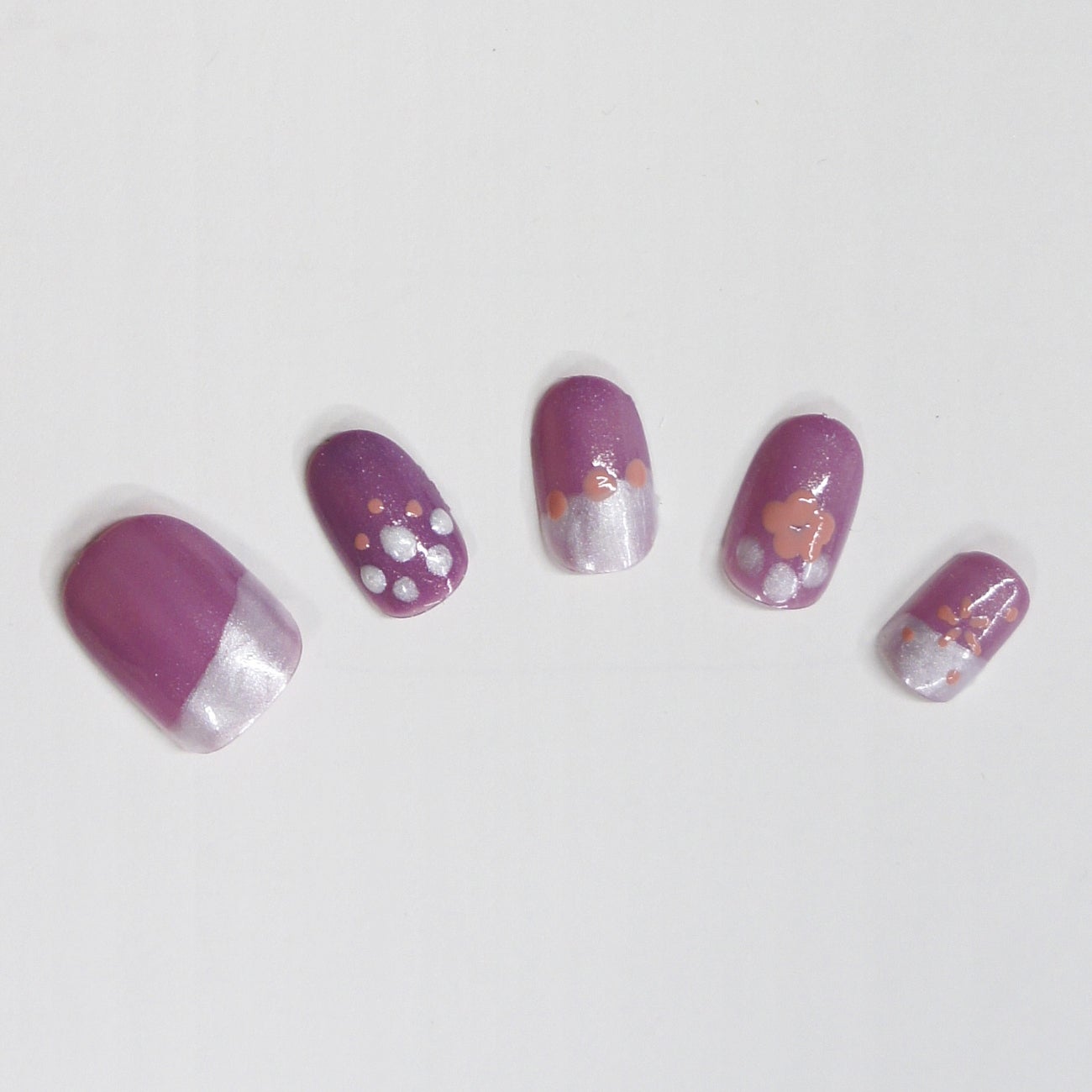 単色でも華やか／画像提供：上羽絵惣株式会社