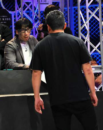 怖っ！？「ふざけんな！」「お前だって俺のこと舐めてんだろ」復帰の元アウトサイダーが瓜田純士に激怒 一触即発で騒然「俺がどんだけ悔しい思いしてやってきたか」