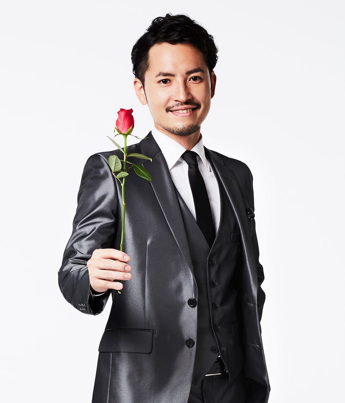 新バチェラーの小柳津林太郎氏(C)2017 Warner Bros. International Television Production Limited. All rights reserved.