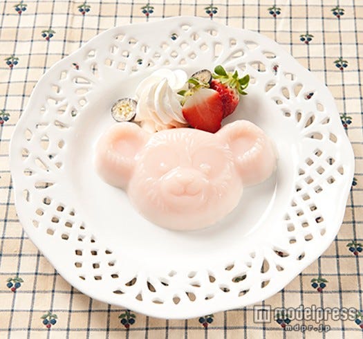 パンナコッタ型を使って作ったスウィーツのイメージ(C)Disney