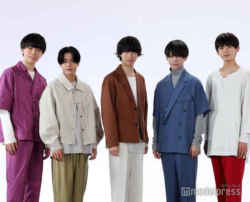 ジャニーズJr.、新感覚バスツアーで“ジャニーズ初”映像バスガイドに挑戦 乗客との疑似対話実現